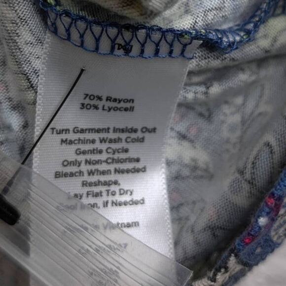 Talbots Blue Floral Paisley Printed V-Neck Long Sleeve Knit Top Size XS NWT - Picture 7 of 8